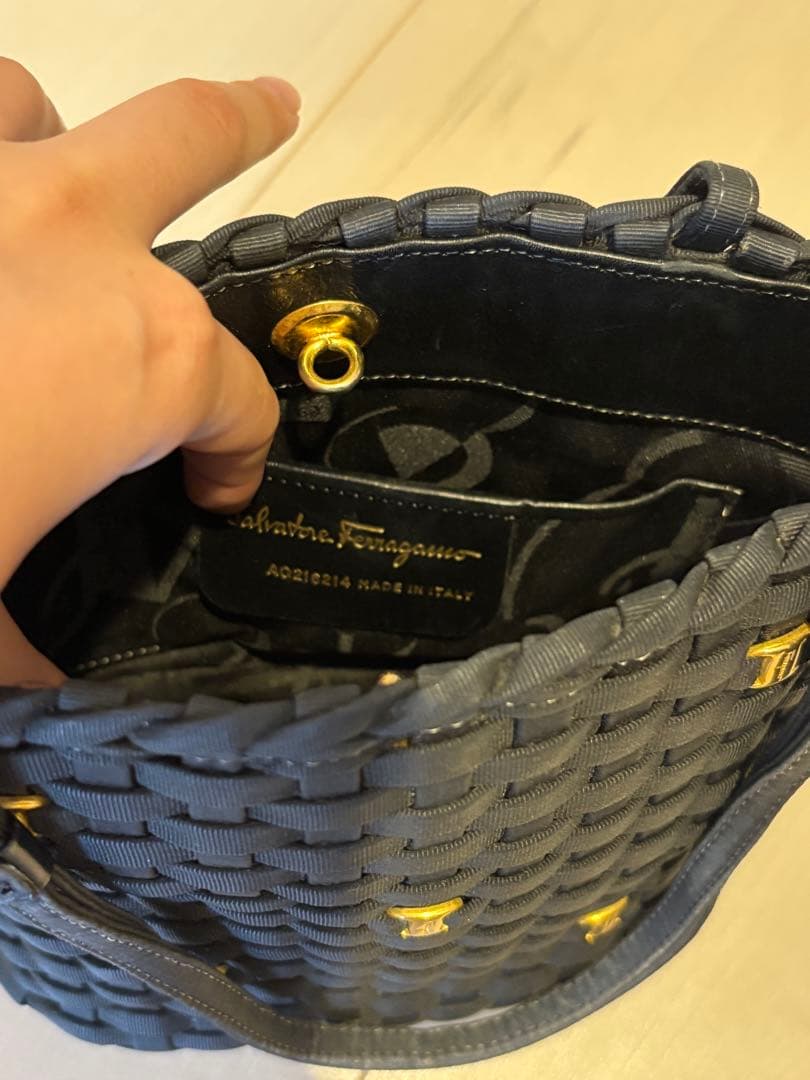 サルヴァトーレフェラガモ ヴァラ ハンドバッグ ファブリック ブラック