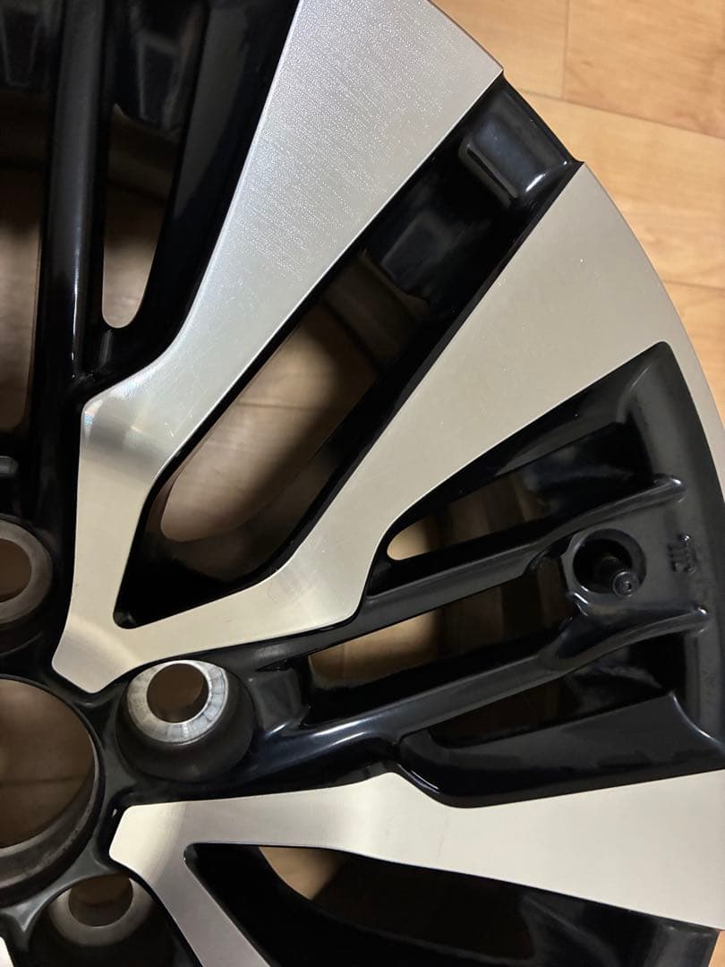 トヨタ　アルファード3# 18インチアルミホイール