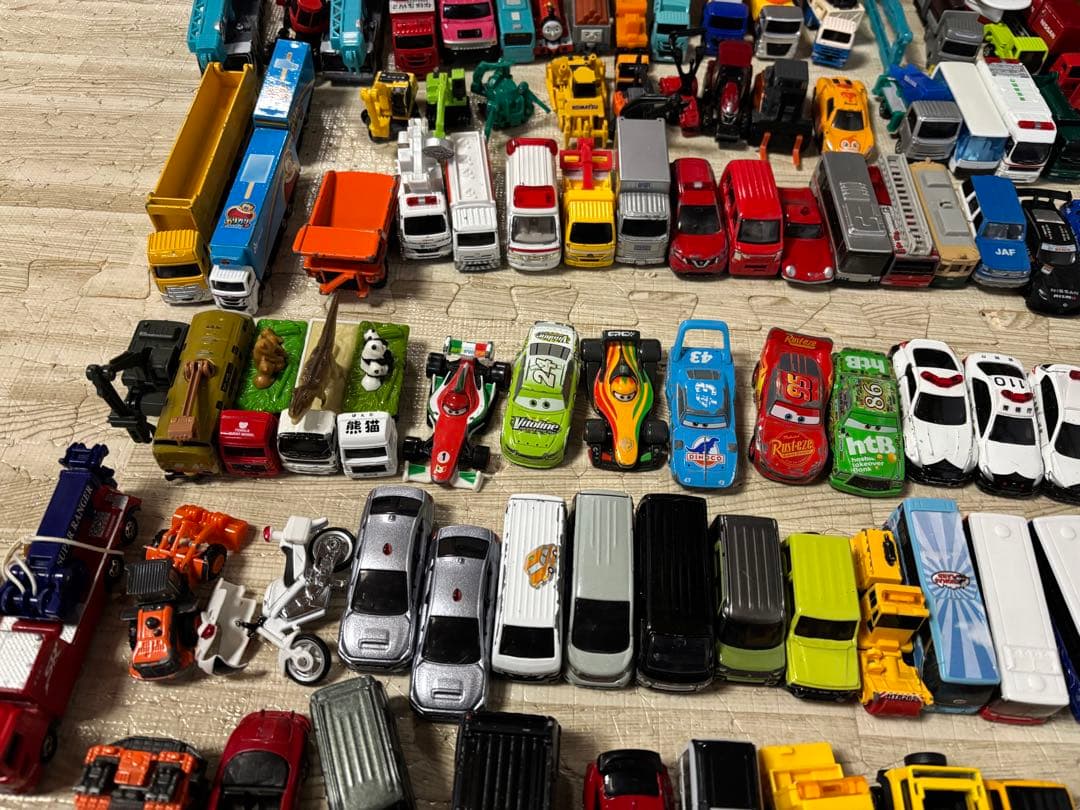 た*つ様 トミカ　ミニカー　まとめ売り　100台超え