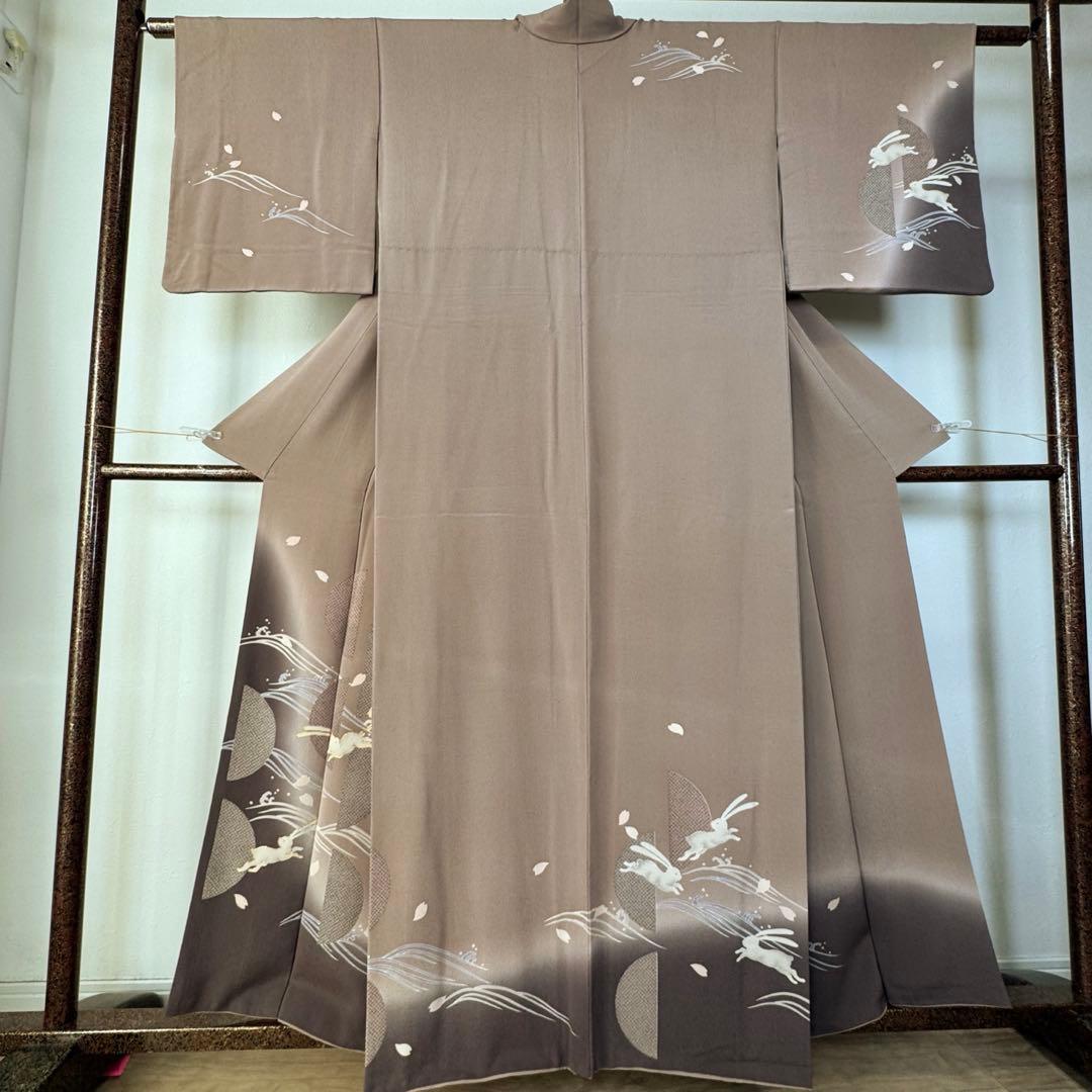 超美品　袷　訪問着　正絹　現代　波　うさぎ　小豆色　刺繍　桜　162裄65