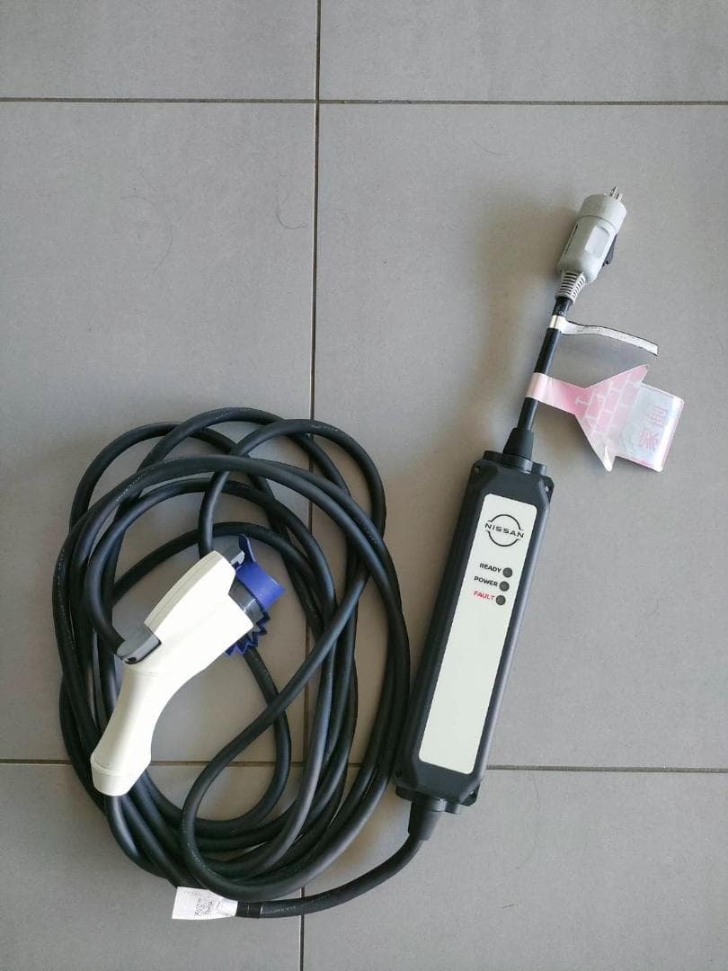 日産純正　CE-JN26EDBD 　日産リーフ充電ケーブル
