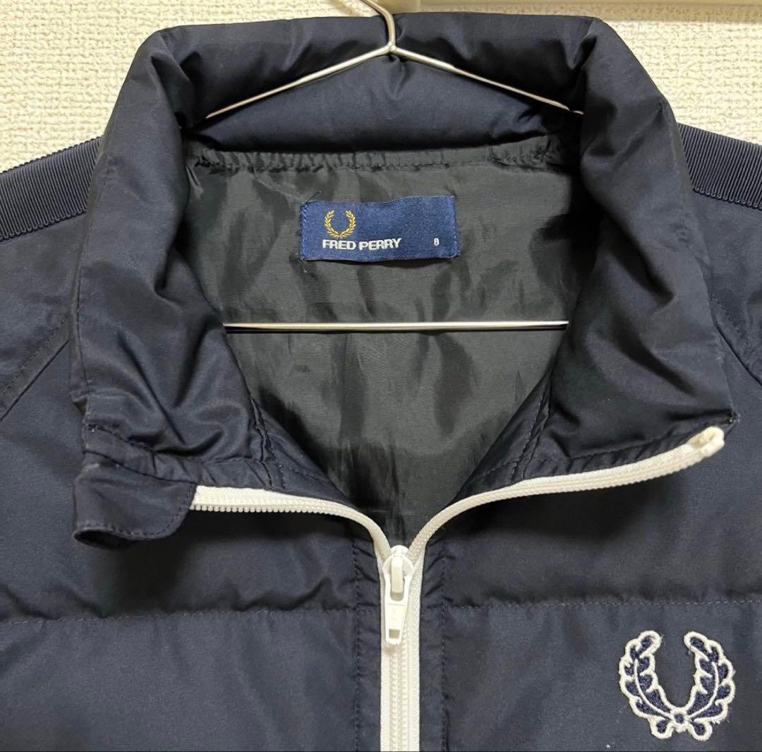 FRED PERRY アウター　ネイビー