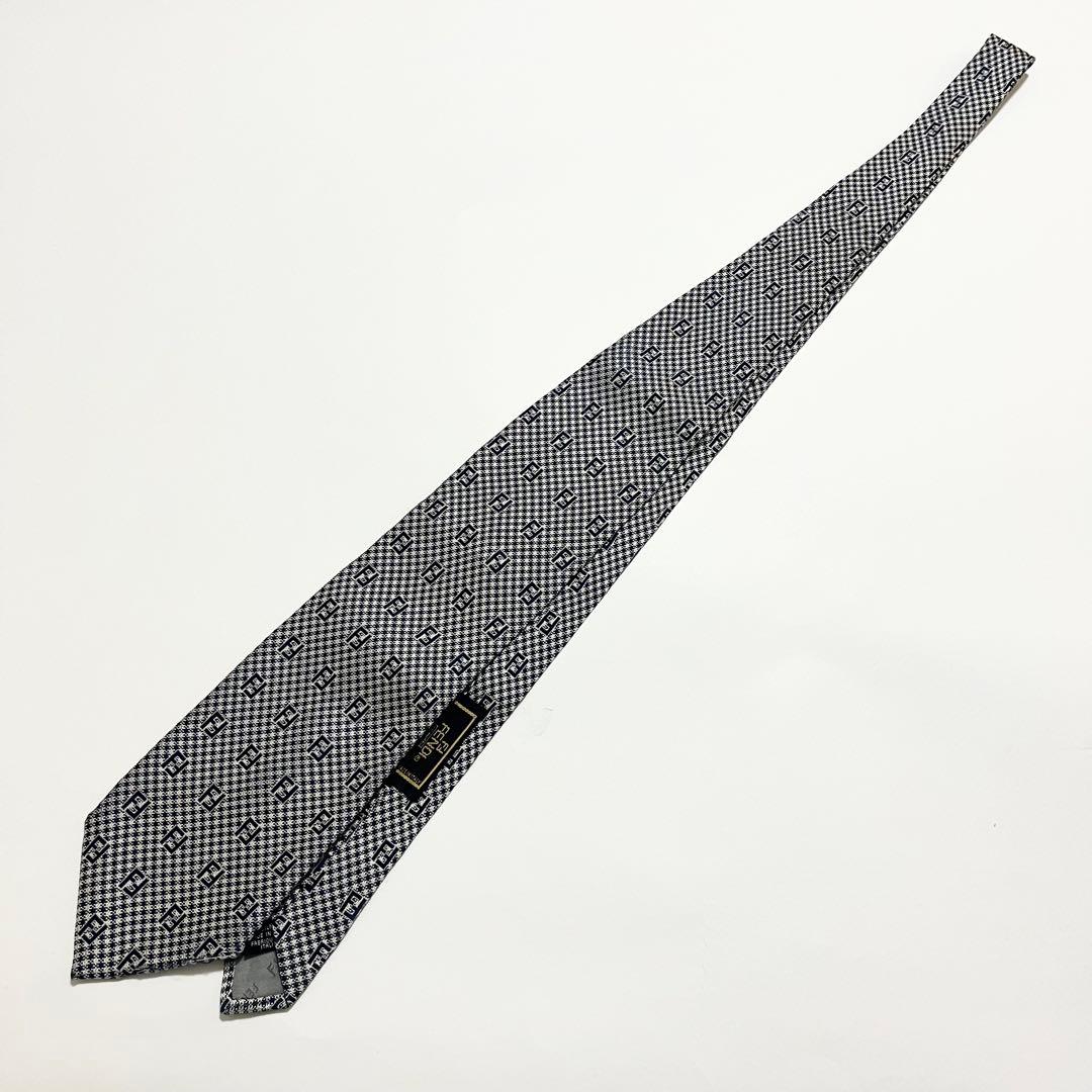 【極美品】フェンディ ネクタイ ズッカ柄 FF シルク100% イタリア製