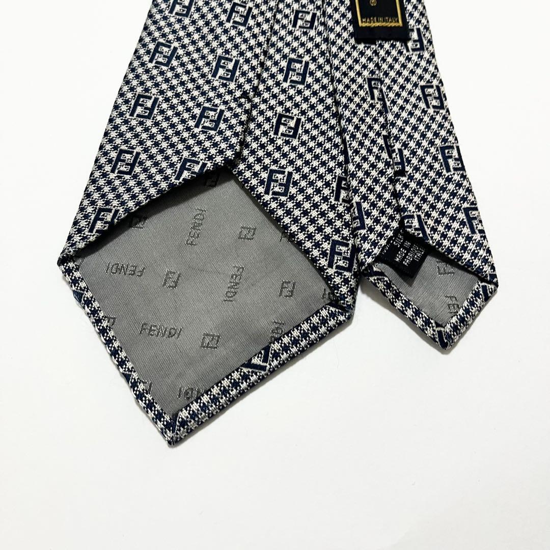 【極美品】フェンディ ネクタイ ズッカ柄 FF シルク100% イタリア製