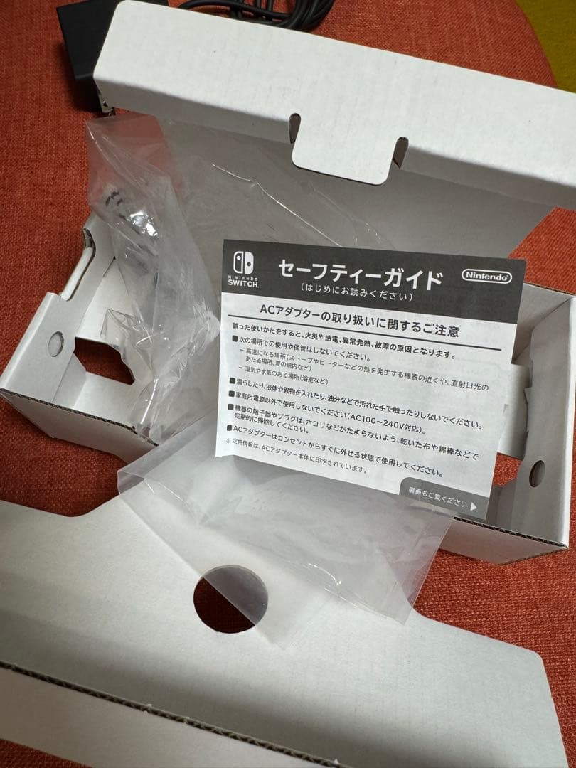 ケース付き Nintendo Switch Lite ピンク sdカード付き