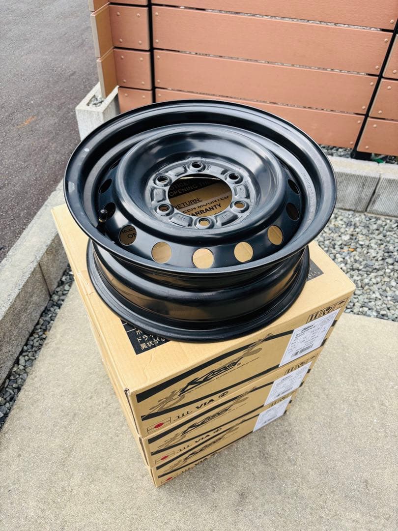 値下げ！！！！ ハイエースS-GL　新車外し　ホイール&ホイールキャップ