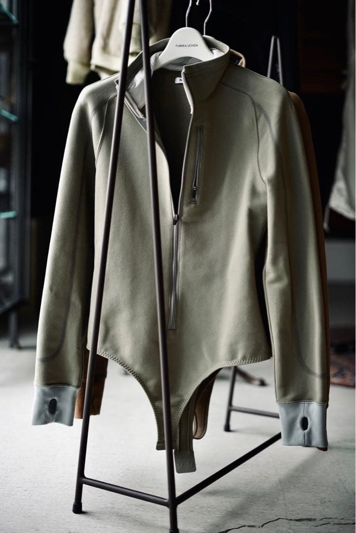 トップス FUMIKA_UCHIDA HALF-ZIP BODYSUIT SAGE