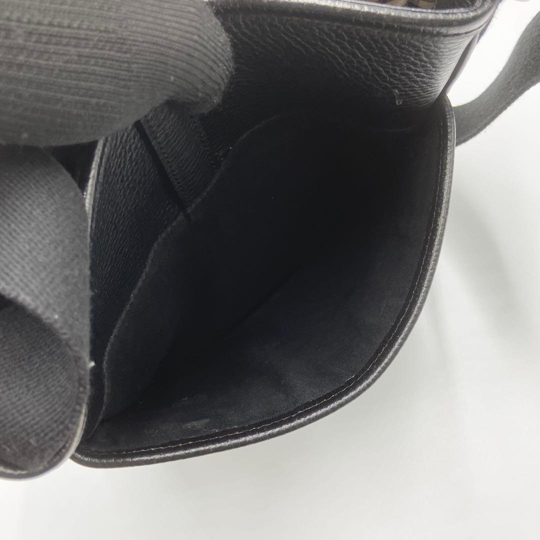 極美品　バーバリー　ショルダーバッグ　ノバチェック　ロゴ刻印　レザー　ブラック