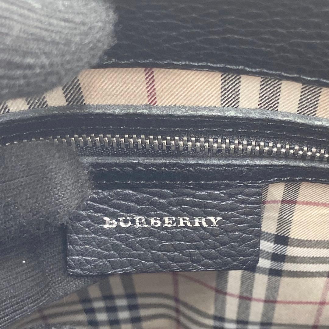 極美品　バーバリー　ショルダーバッグ　ノバチェック　ロゴ刻印　レザー　ブラック
