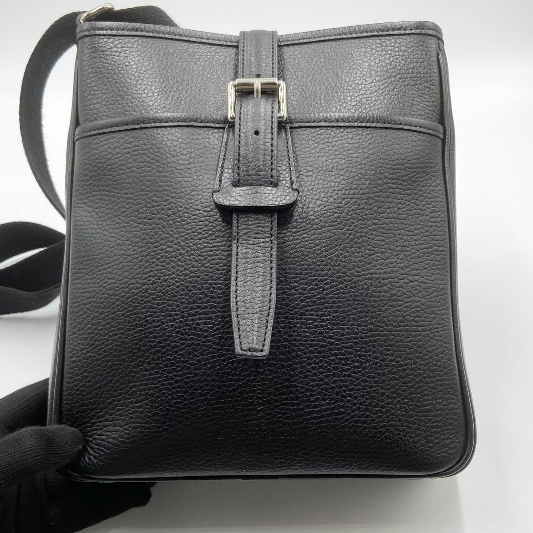 極美品　バーバリー　ショルダーバッグ　ノバチェック　ロゴ刻印　レザー　ブラック