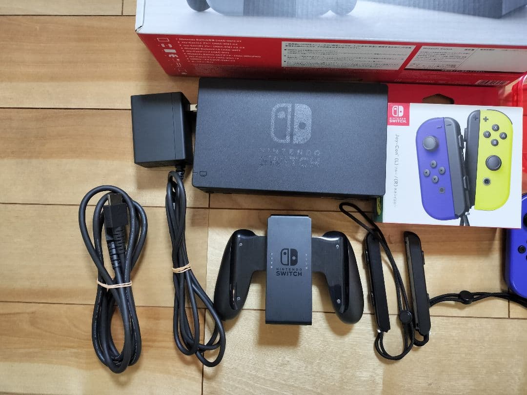 【美品】Nintendo Switch 本体 ＋カバー、ケース付き