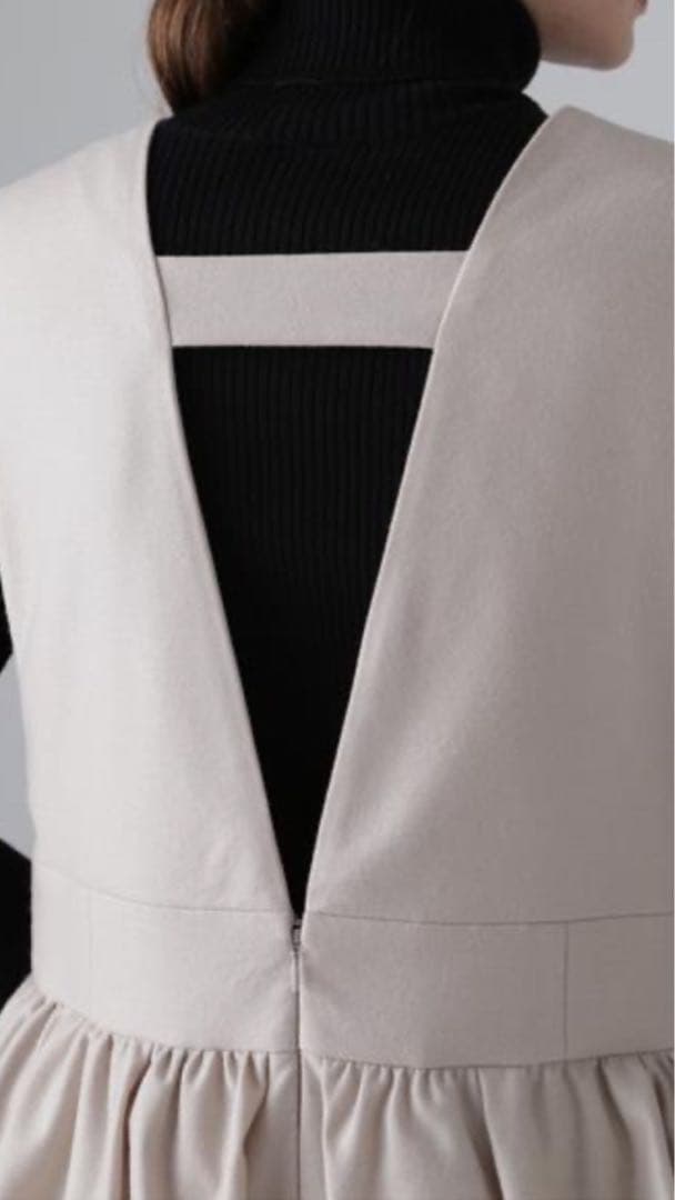 アドーア　【新品未使用タグあり】ウールバランサーワンピース