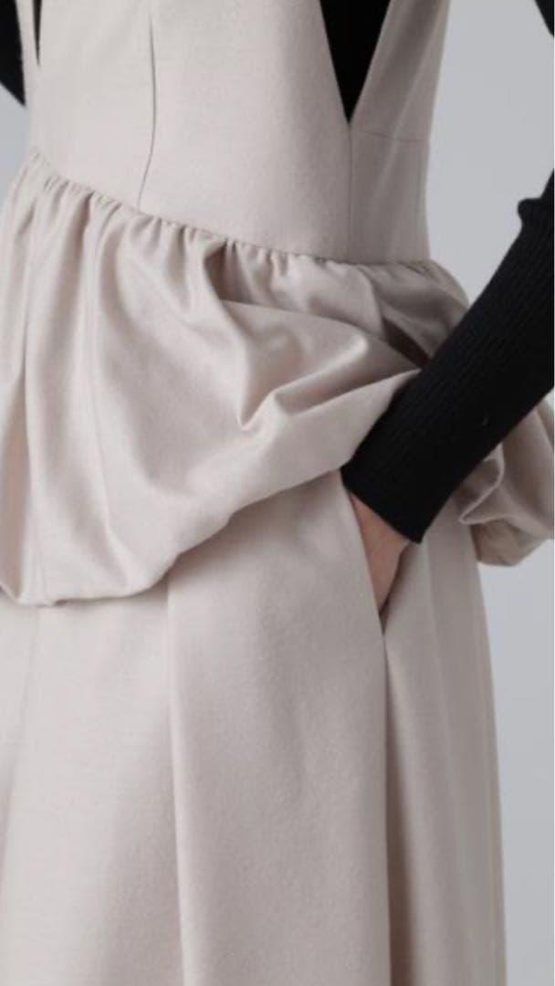 アドーア　【新品未使用タグあり】ウールバランサーワンピース