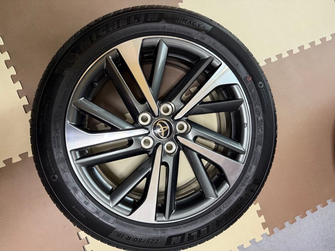 ⭐︎送料込み⭐︎トヨタ純正 カローラクロス Zグレード 18インチ アルミホイール