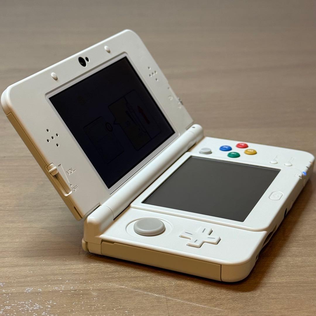 5-252 Newニンテンドー3DS ホワイト 箱付き