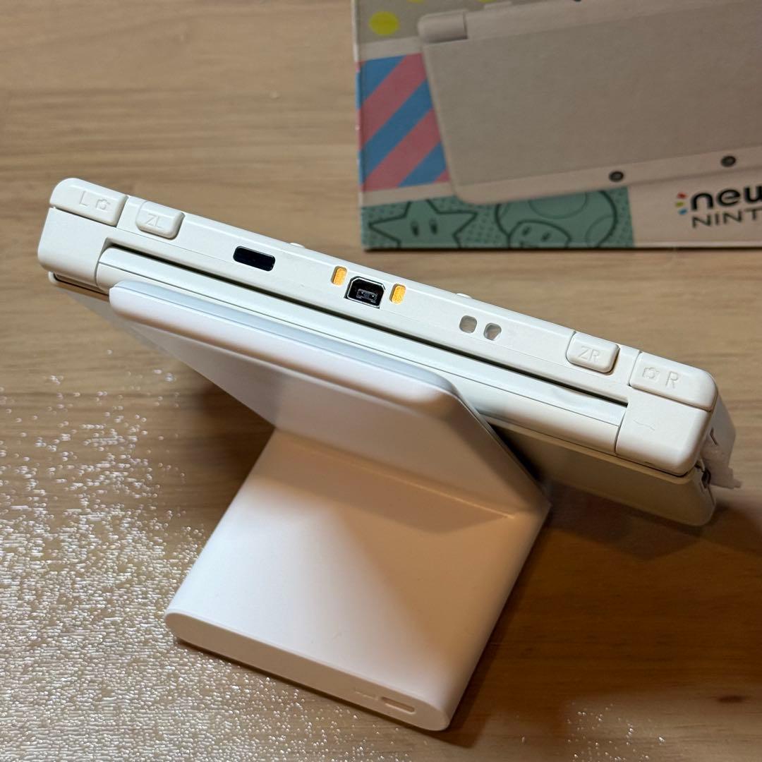 5-252 Newニンテンドー3DS ホワイト 箱付き
