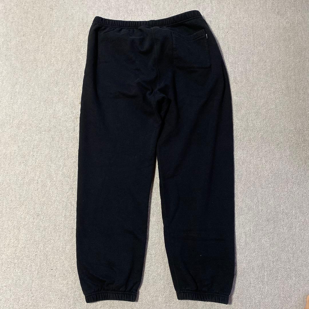 田中　Supreme スタッズ付き ブラックパンツ