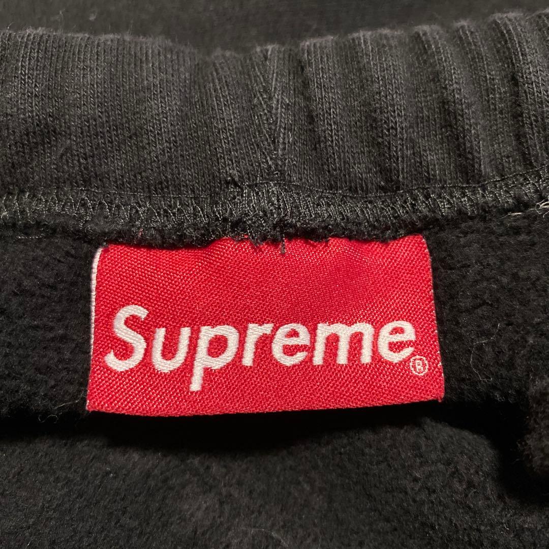 田中　Supreme スタッズ付き ブラックパンツ