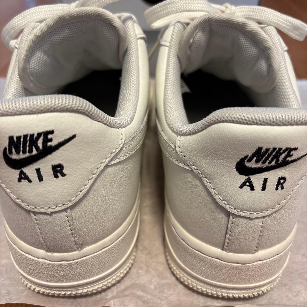 美品！NIKE エア フォース 1 ’07 エッセンシャル