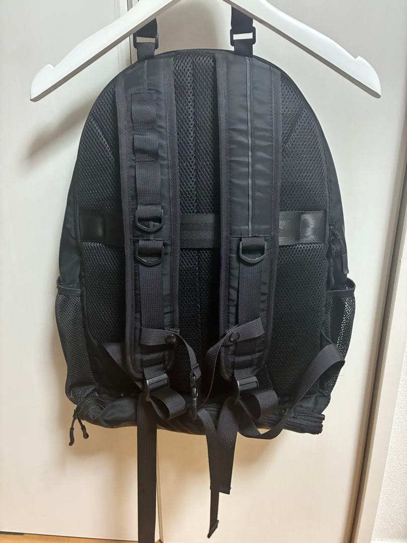 美品 ヨセミテ　ユーティリティ バックパック 撥水(ブラック)