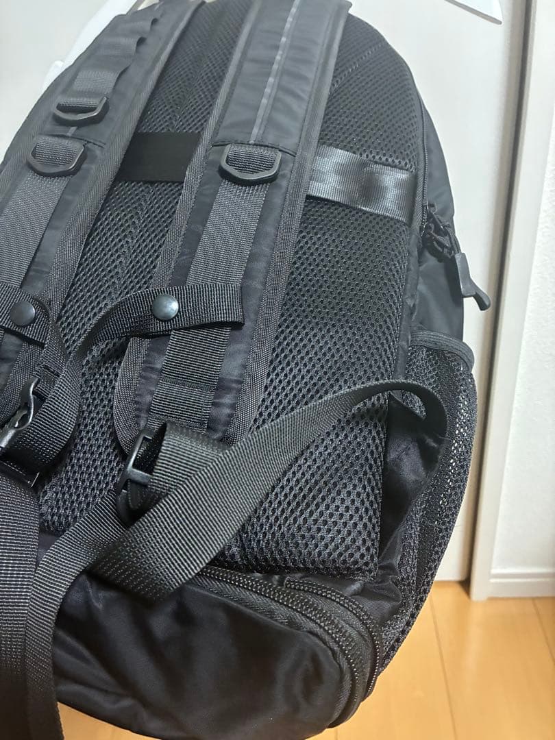 美品 ヨセミテ　ユーティリティ バックパック 撥水(ブラック)