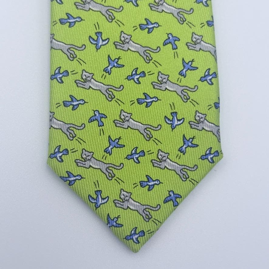 Hermesネクタイシルク　キャット＆バード柄 グリーン系 フランス製箱付き
