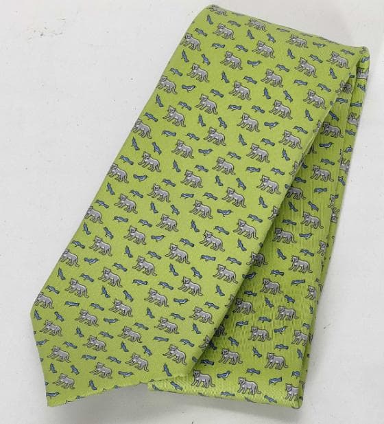 Hermesネクタイシルク　キャット＆バード柄 グリーン系 フランス製箱付き