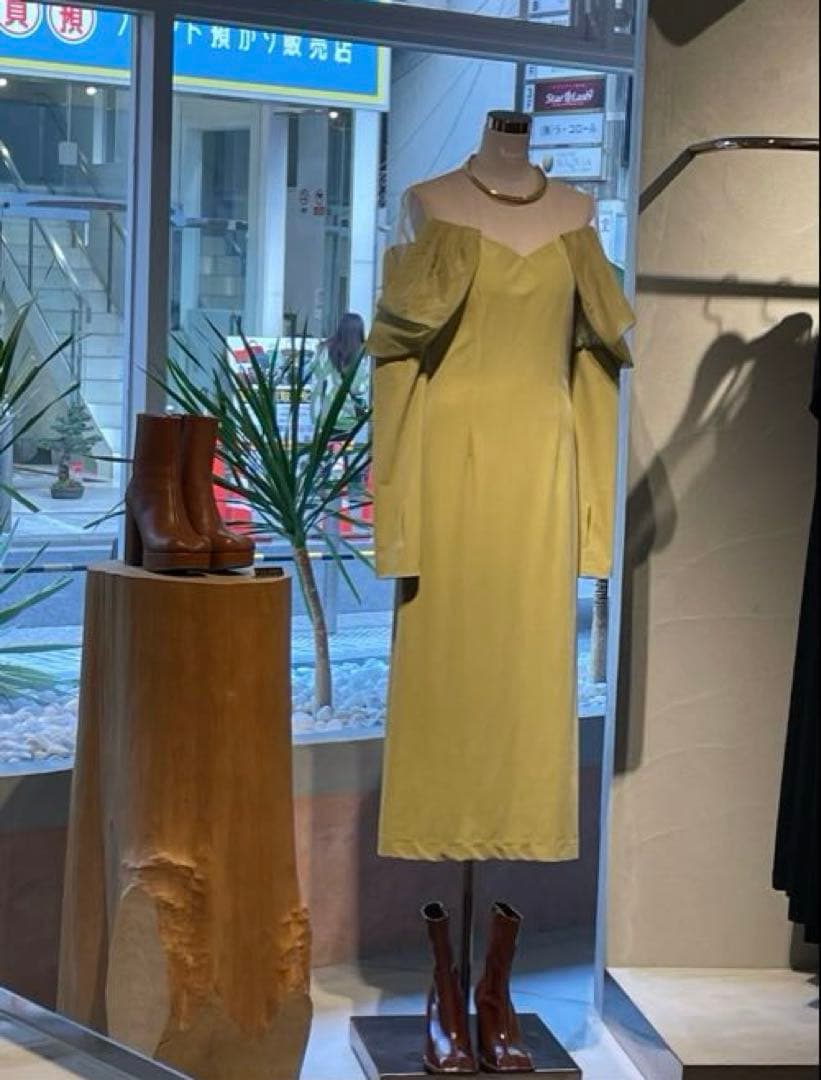 アメリヴィンテージ　UND VELOUR OFF SHOULDER DRESS