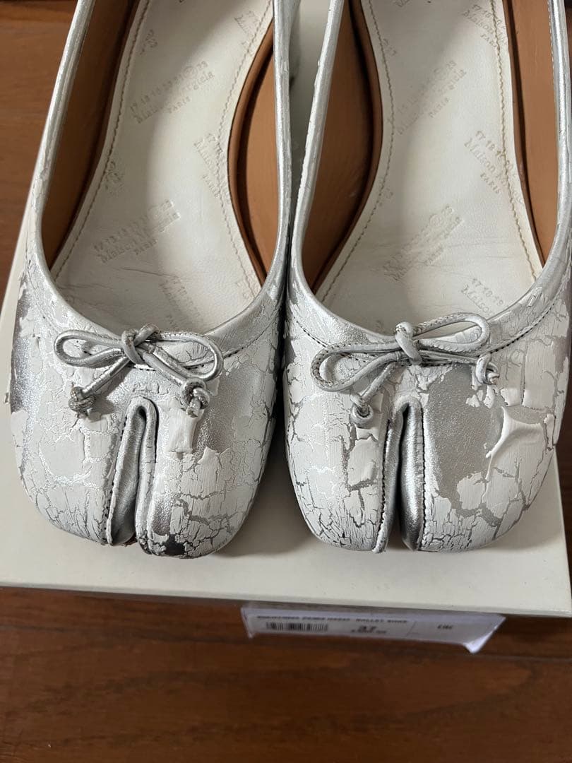 マルジェラ タビパンプス バレエシューズ 37 24cm ホワイト　シルバー
