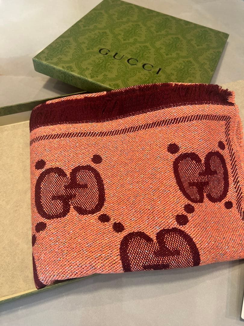 【新品箱付】GUCCIグッチ マフラーGGウール ラメジャカードピンク/ボルドー