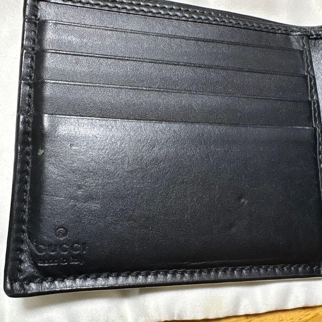 GUCCl 二つ折り財布( 箱　袋付き)