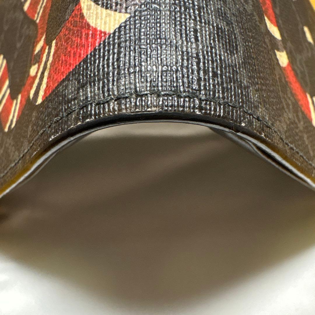 GUCCl 二つ折り財布( 箱　袋付き)