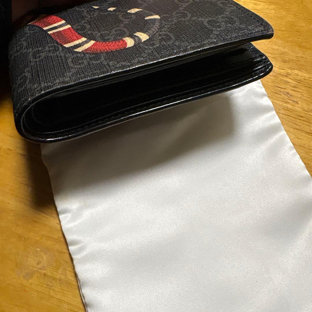 GUCCl 二つ折り財布( 箱　袋付き)