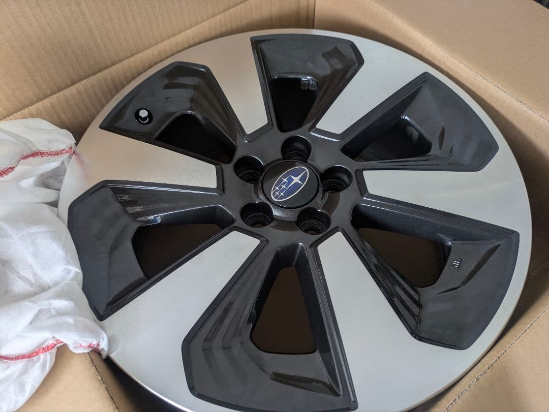 フォレスター SJ 純正ホイール4本 新品外し　プリウスにも