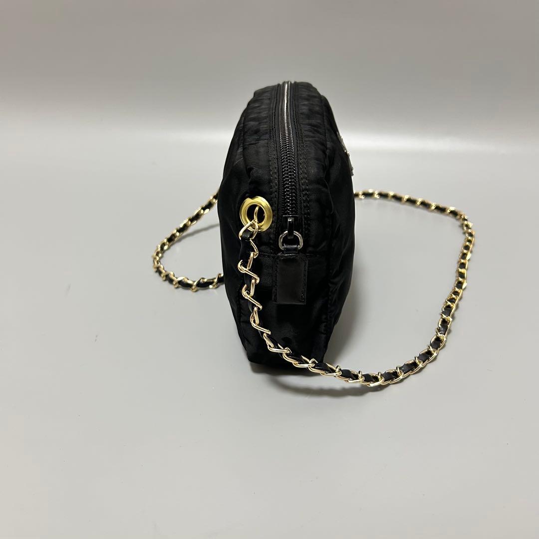PRADA プラダ チェーン ショルダーバッグ カメラバッグ 三角プレート黒色