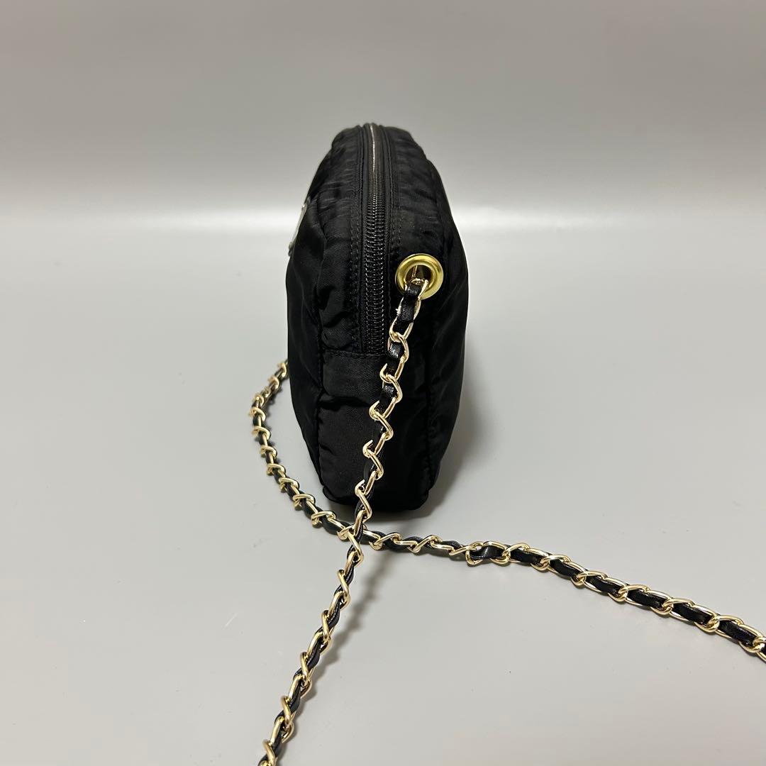 PRADA プラダ チェーン ショルダーバッグ カメラバッグ 三角プレート黒色