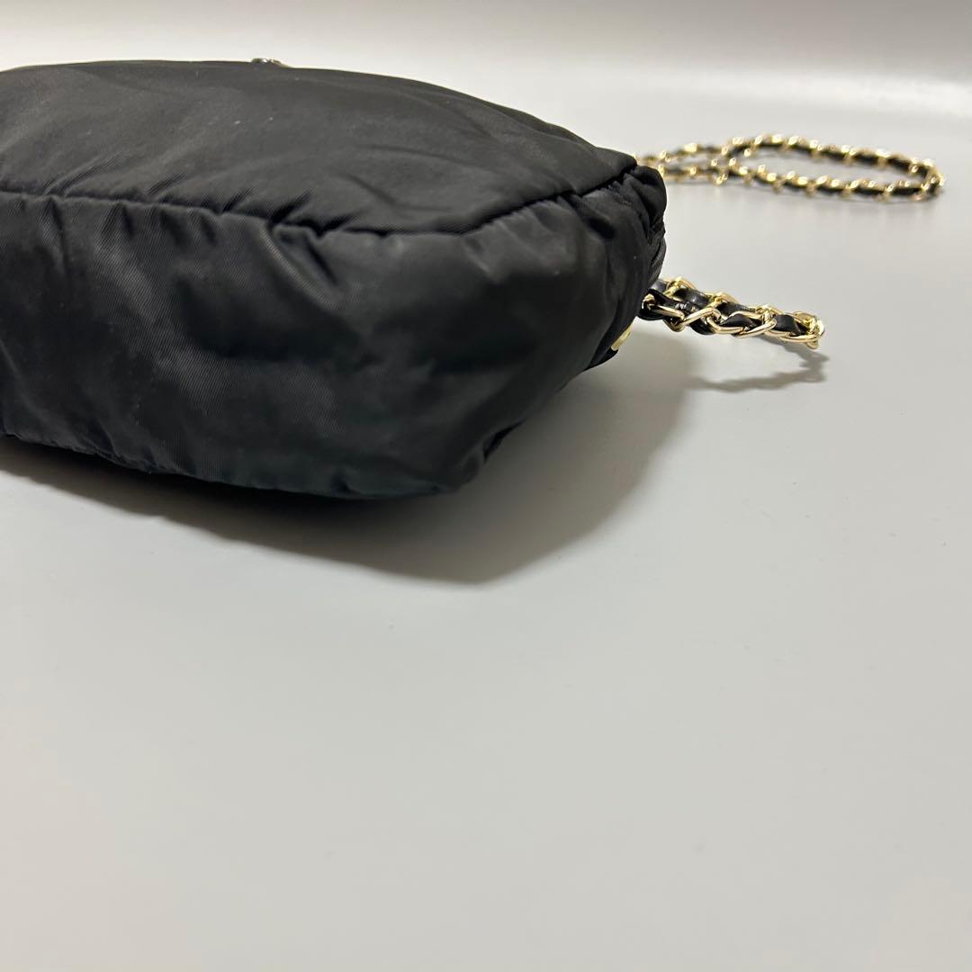 PRADA プラダ チェーン ショルダーバッグ カメラバッグ 三角プレート黒色