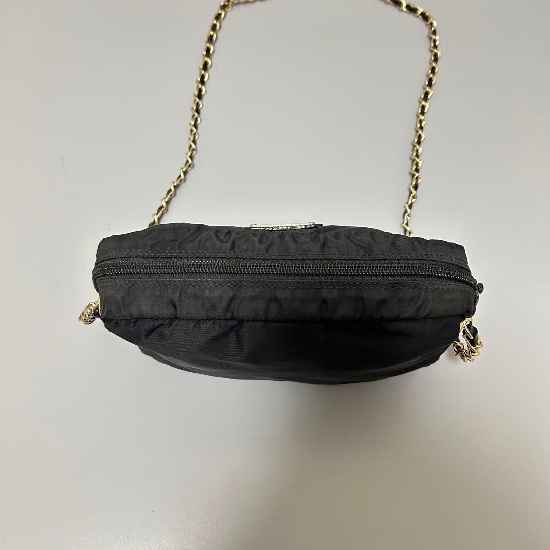 PRADA プラダ チェーン ショルダーバッグ カメラバッグ 三角プレート黒色