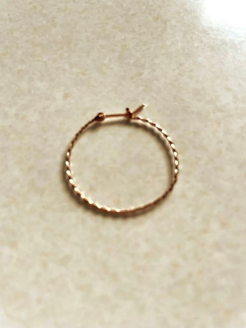 10Kピンクゴールドツイストフープピアス