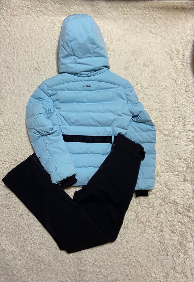 zara ski 水色ダウンジャケットと黒スキーパンツセット　スキーウェアスノボ