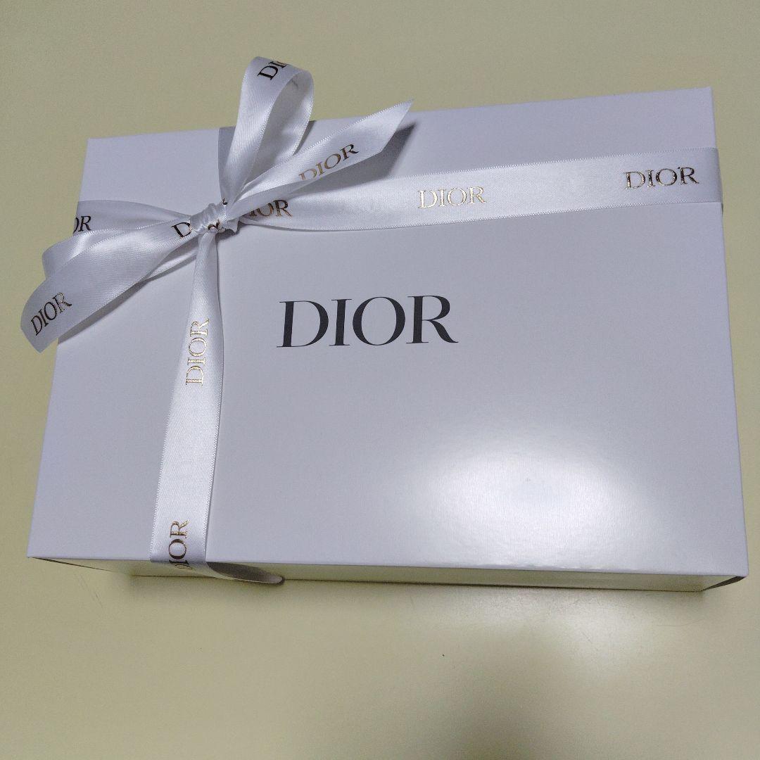Dior メンズポーチ 2025 新品未使用品 ギフト 仕様 ソバージュ 香水付