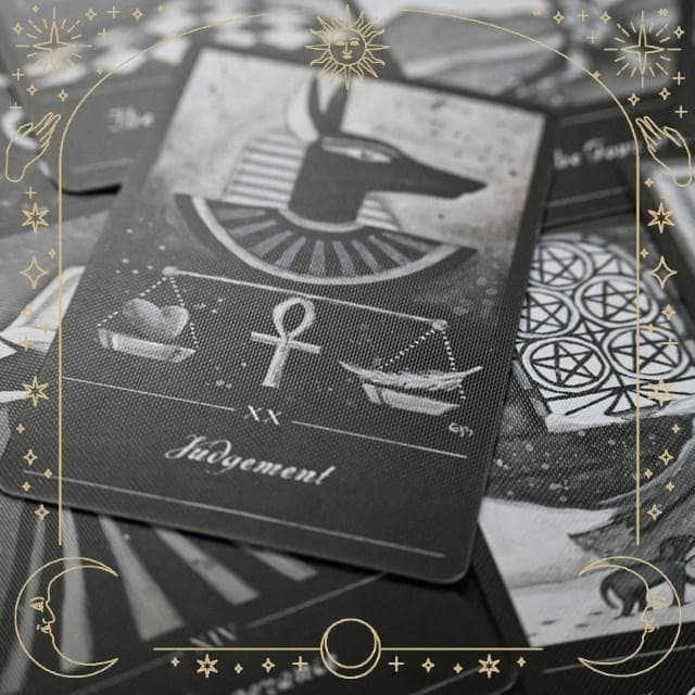 【セール特価品】正規品タロットカード✨白黒の世界の幻影デッキ モノクロ