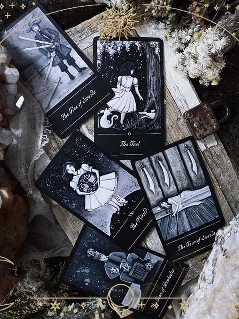 【セール特価品】正規品タロットカード✨白黒の世界の幻影デッキ モノクロ