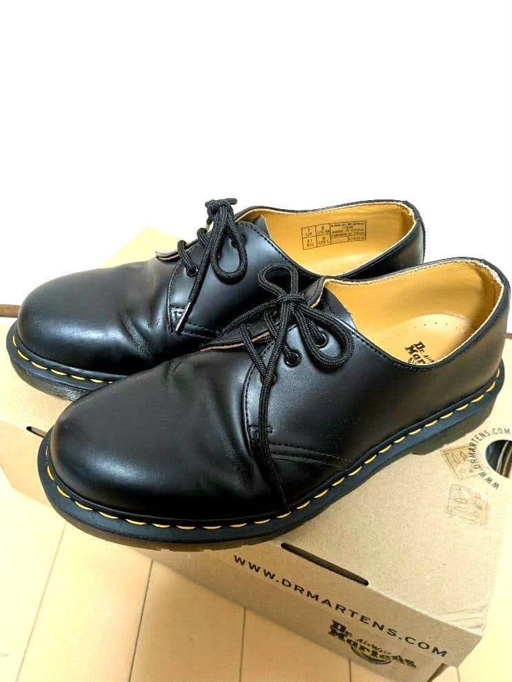 Dr. Martens UK7.３ホール.ブラックローファー