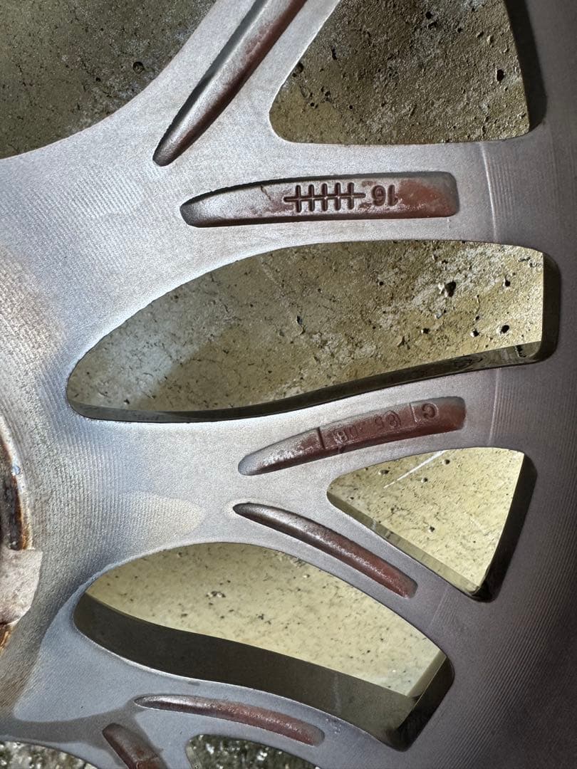 マルチフォルケッタ　ロクサーニマルチフォルケッタ　16インチ　軽自動車　タイヤ付