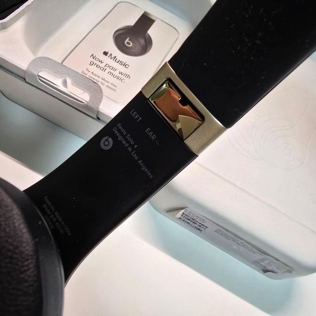 超美品 Beats Solo 4 ブラック ゴールド