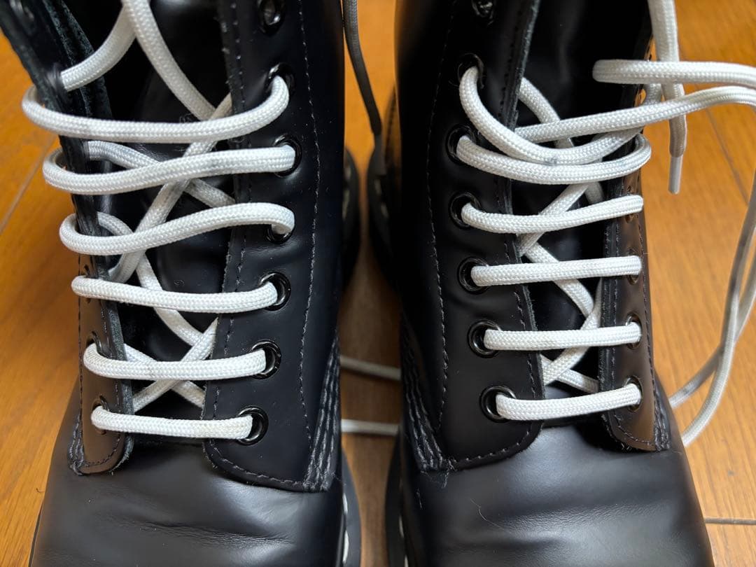 極美品！ドクターマーチン 8ホール ブーツ ホワイトステッチUK6 25cm