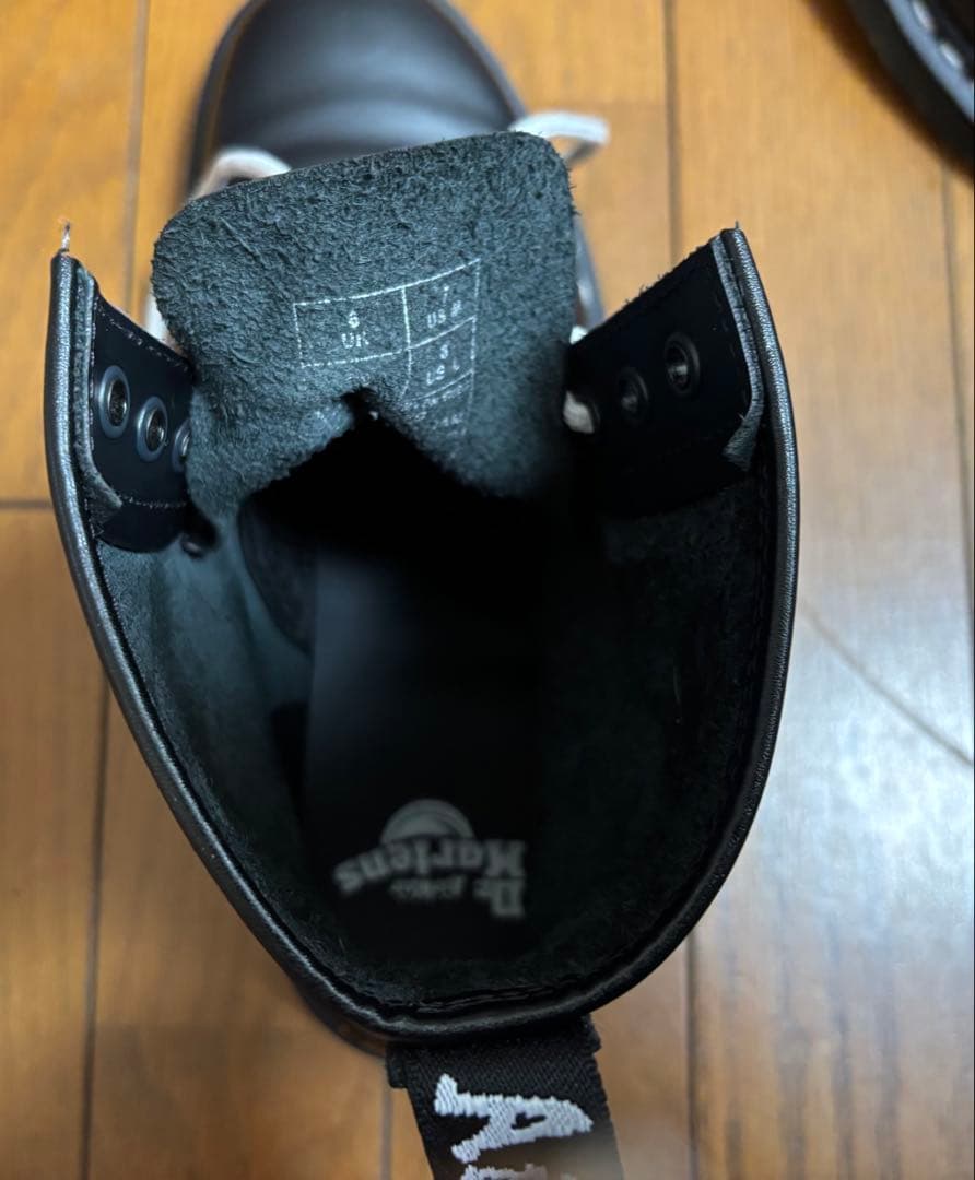 極美品！ドクターマーチン 8ホール ブーツ ホワイトステッチUK6 25cm