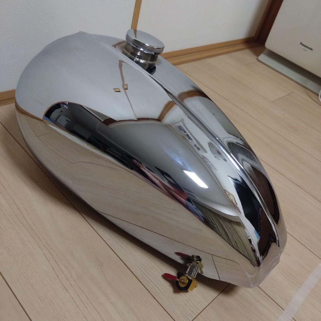 にょす ボンネビルタンク クロームメッキ仕上げ