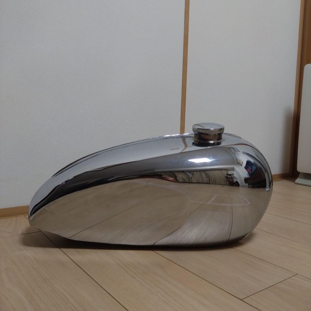 にょす ボンネビルタンク クロームメッキ仕上げ